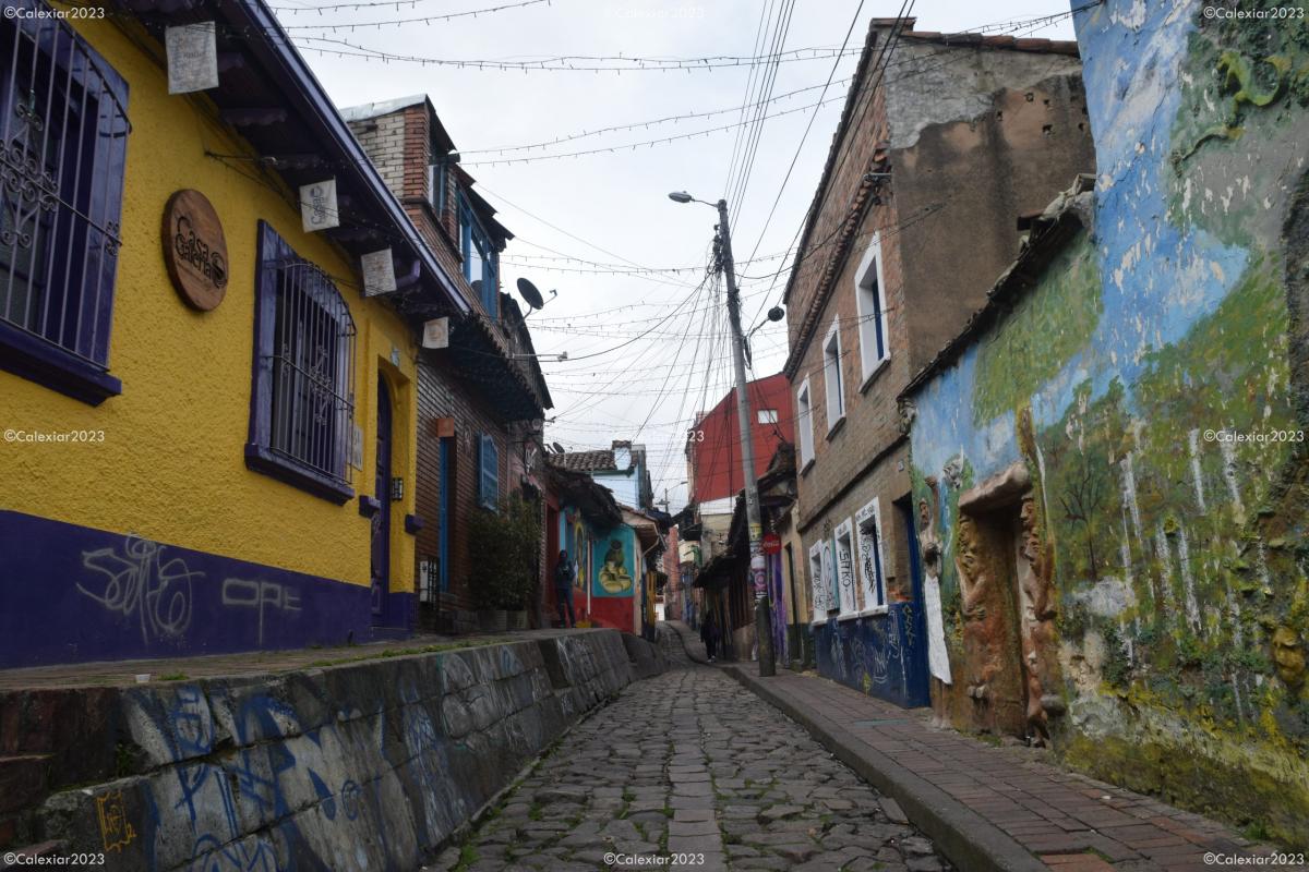 Las calles alrededor del Chorro de Quevedo son famosas por sus murales y arte callejero