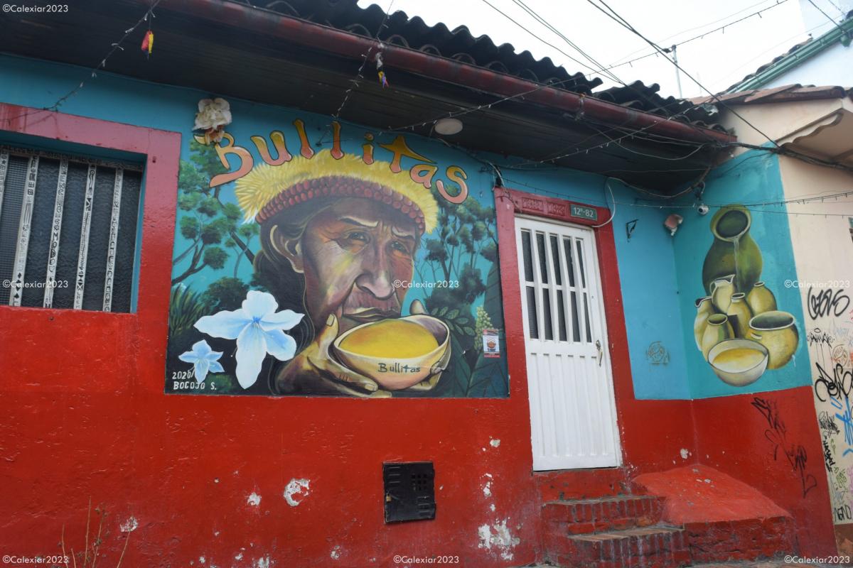 Las calles alrededor del Chorro de Quevedo son famosas por sus murales y arte callejero